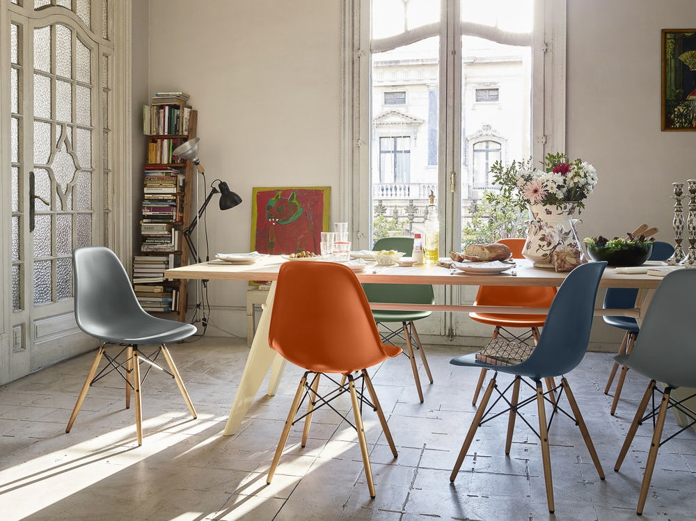 vitra Eames Plastic Side-Chair Gilbert Interiors Möbel Neumarkt i.d. Opf.